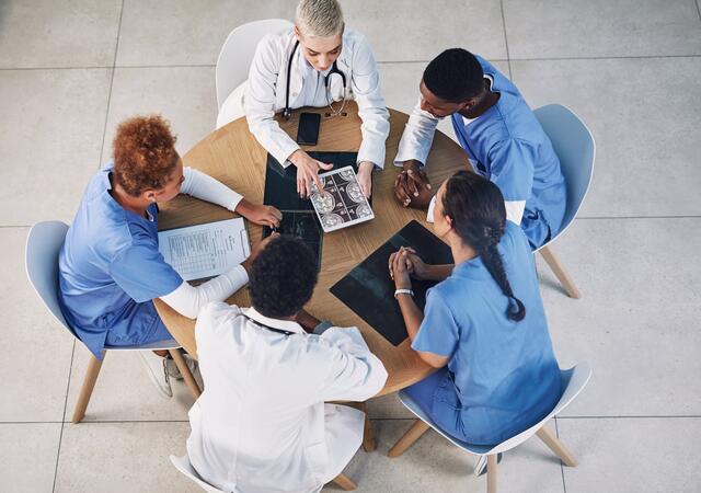 doctors discussing