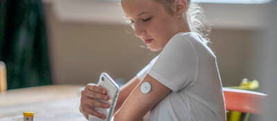 patient using connected medical device