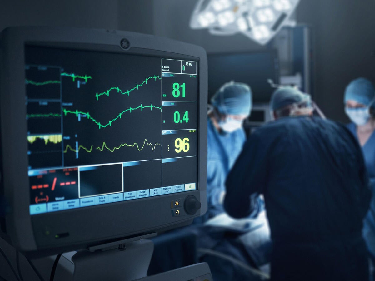 Closeup of a heartrate monitor during surgery